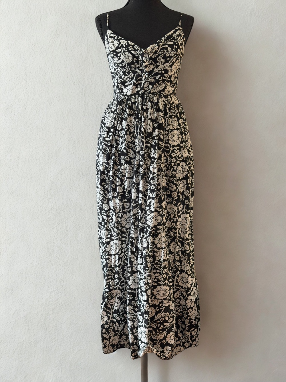 Francesca's Collections Black & White Floral Maxi Dress